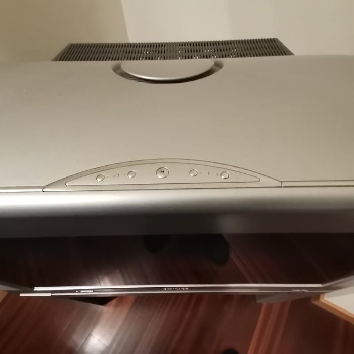 TV Philips 32´´ pixel plus wide screan TV com móvel original