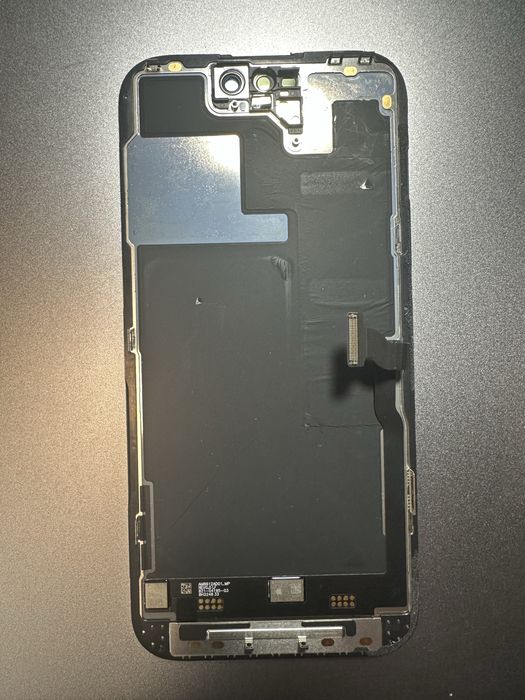 Экран iphone 14 pro с деффектом