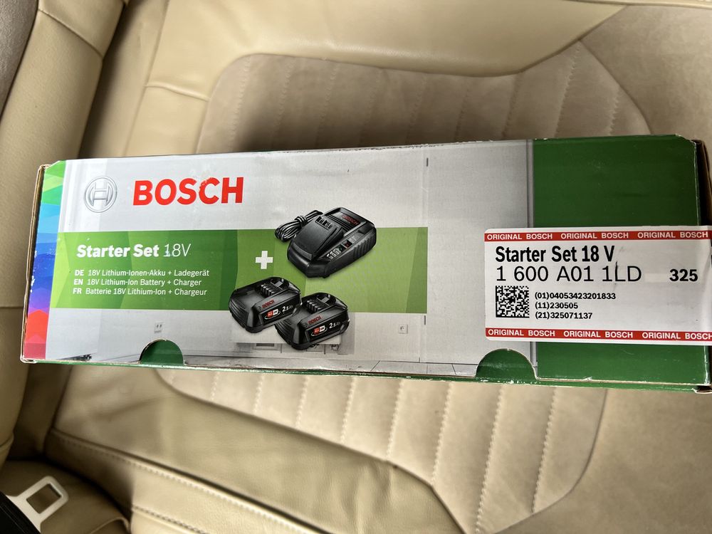 Комплект акумуляторів та зарядного Bosch Starter Set 18V (1600A011LD)