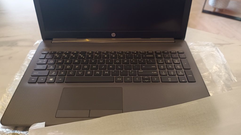 Laptop Nowy HP 255 G7 Ryzen 3 3200U/8GB/256/Win10H