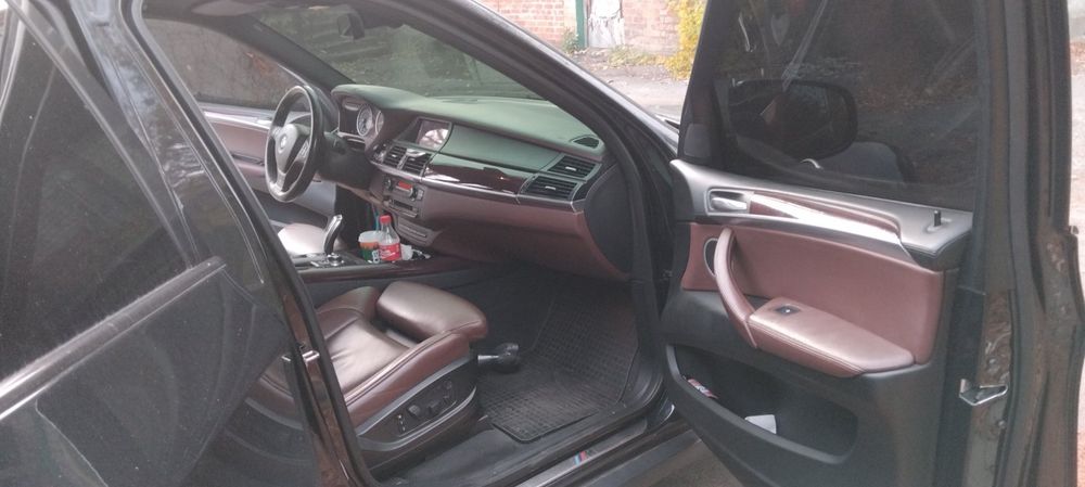 Продам BMW X5 4.4