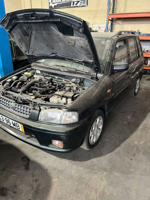 Mazda Demio 1.3 com problema