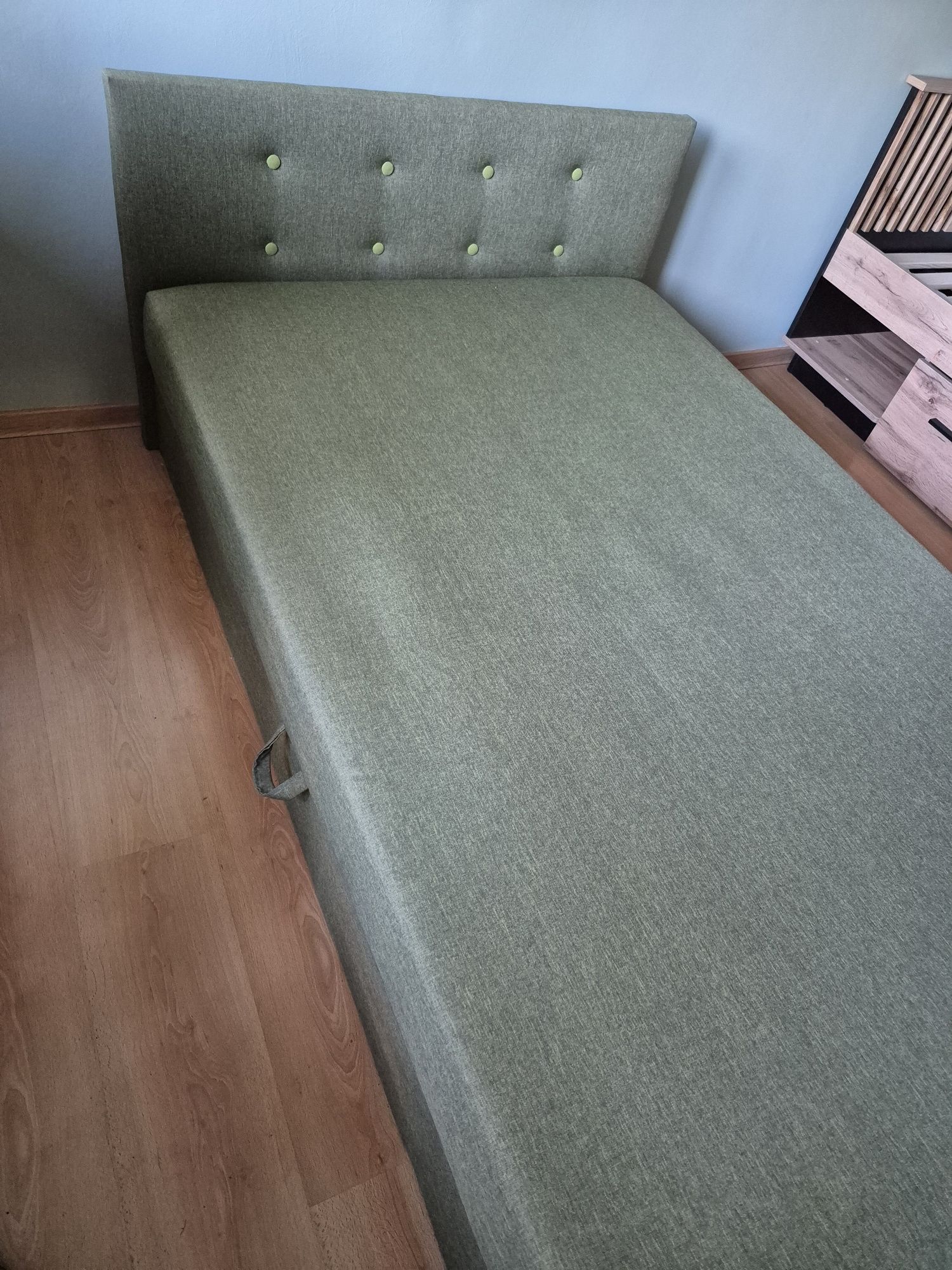 Tapczan 110x200cm z pojemnikiem na pościel.