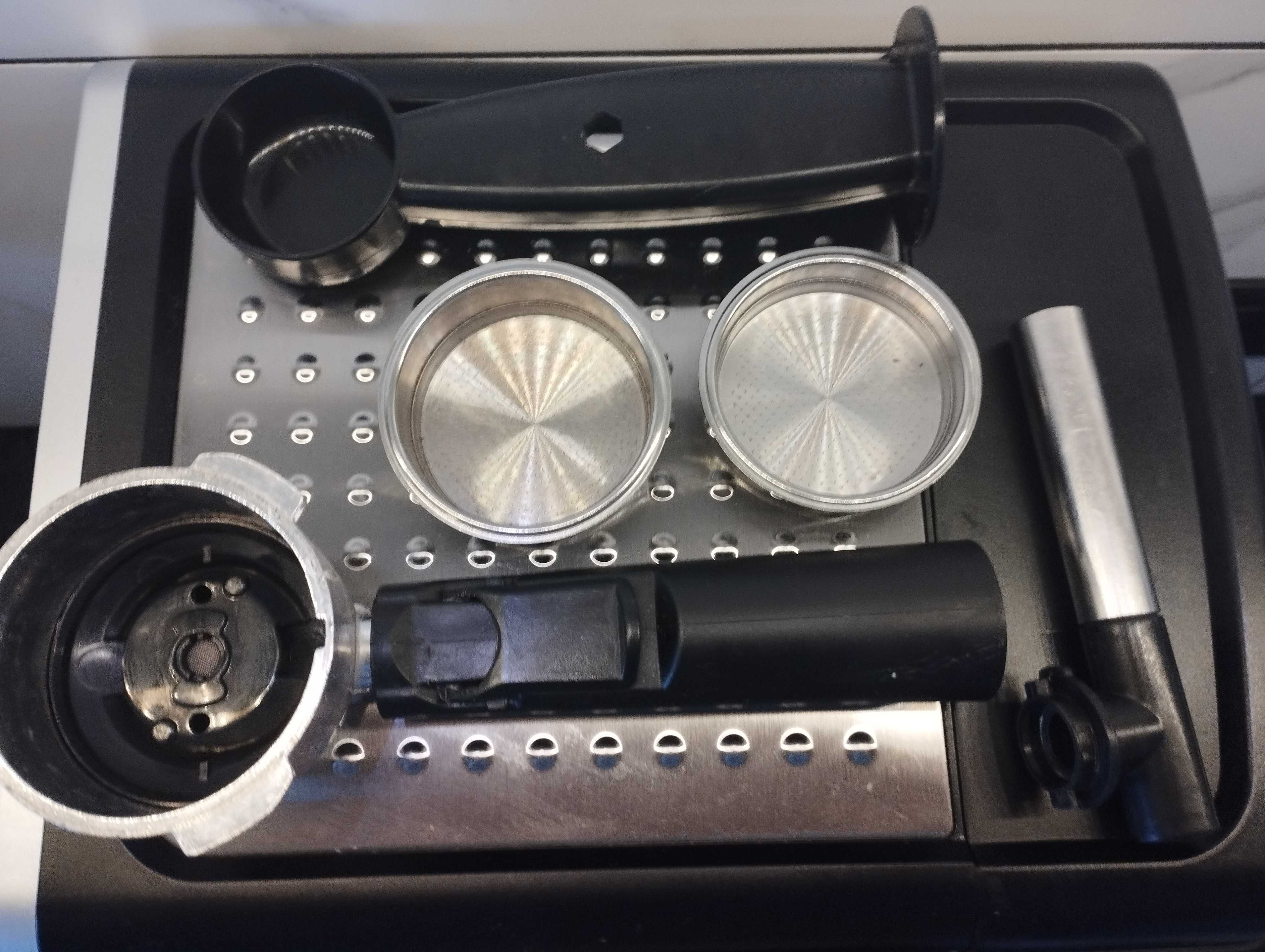 Ekspres do Kawy Yoer Creamo Pro EMF03BK