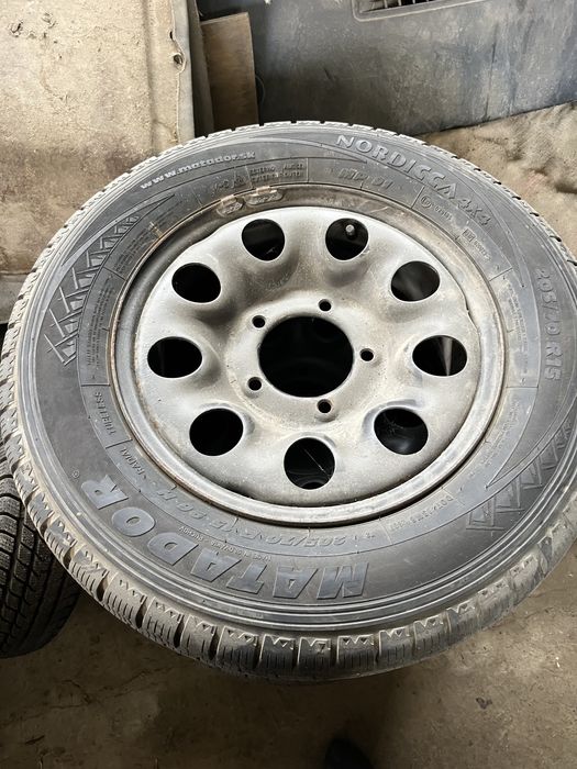 Диски з резиною R15 Нива
