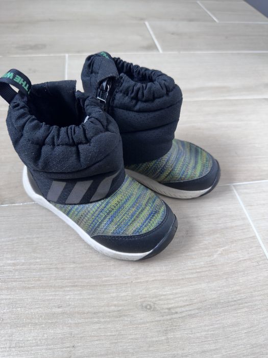 Сапожки. Ботінки і кросівки adidas.