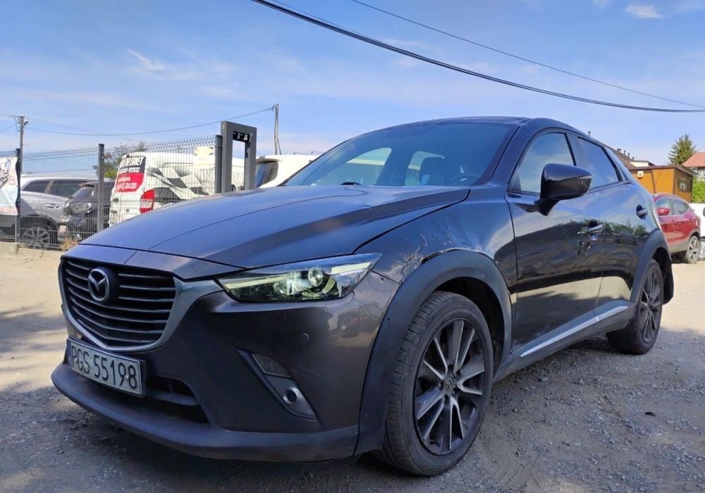 Mazda CX-3 2017r, Salonowa. 1.5 Diesel. Uszkodzony dach. Poobijany. Jeździ
