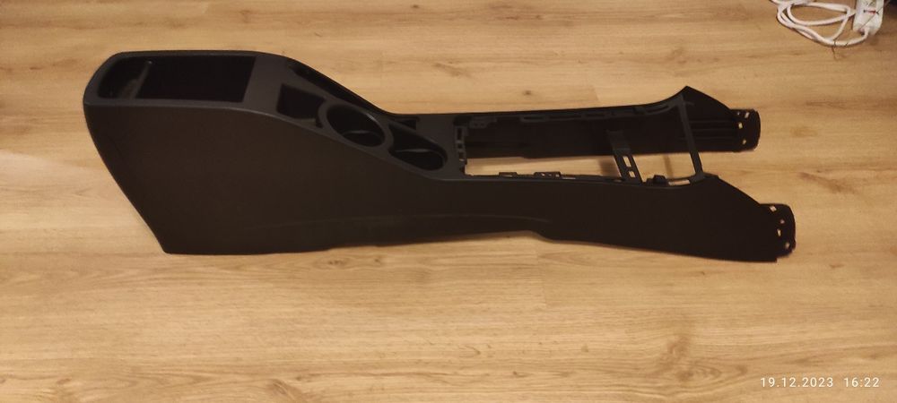 Консоль Kia Ceed 2006-12