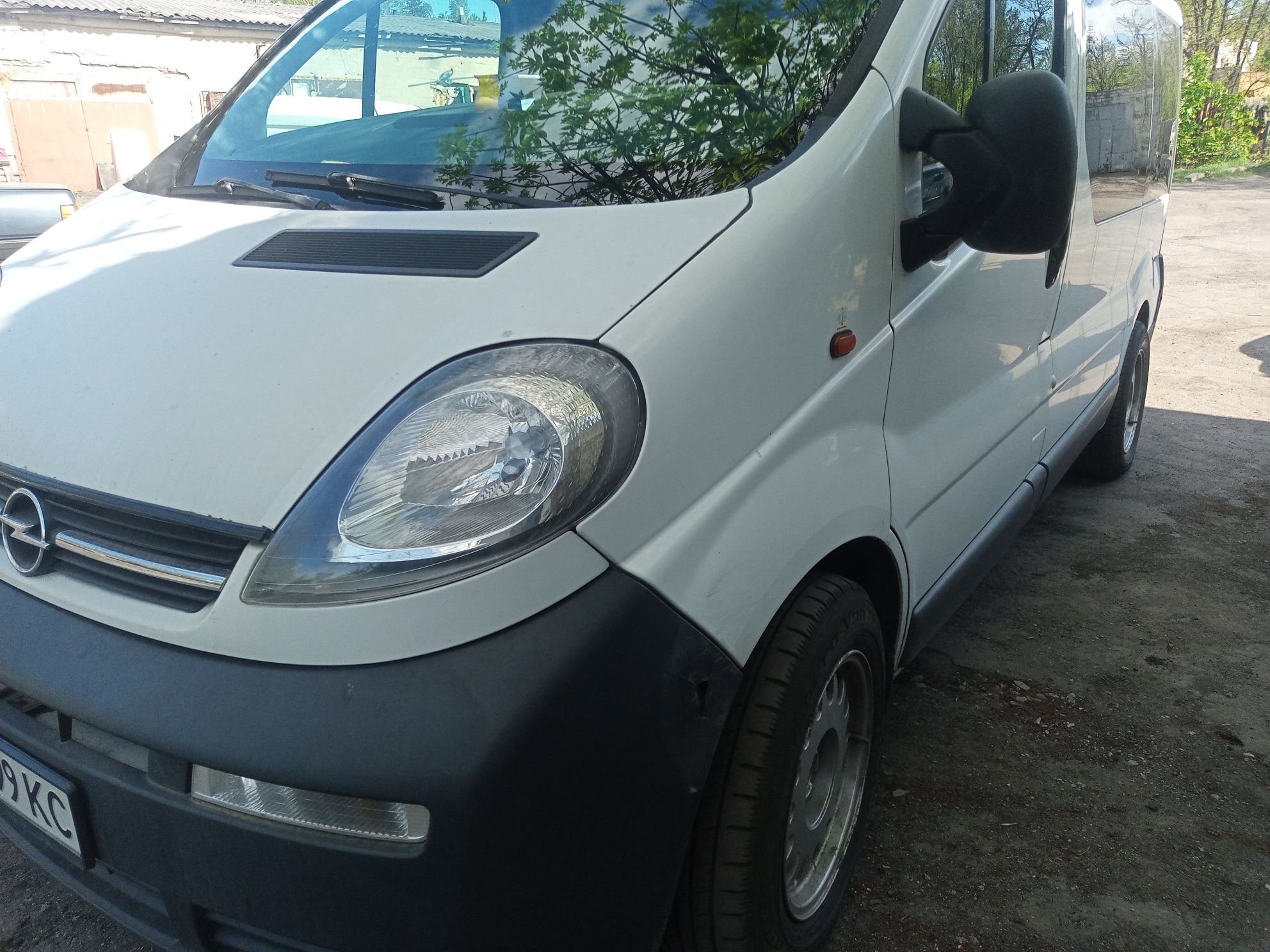 Продам микроавтобус Opel Vivaro