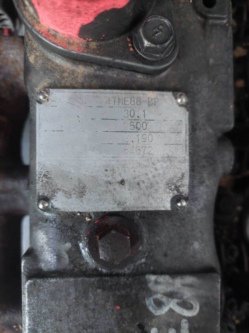 Silnik yanmar 4tne 88