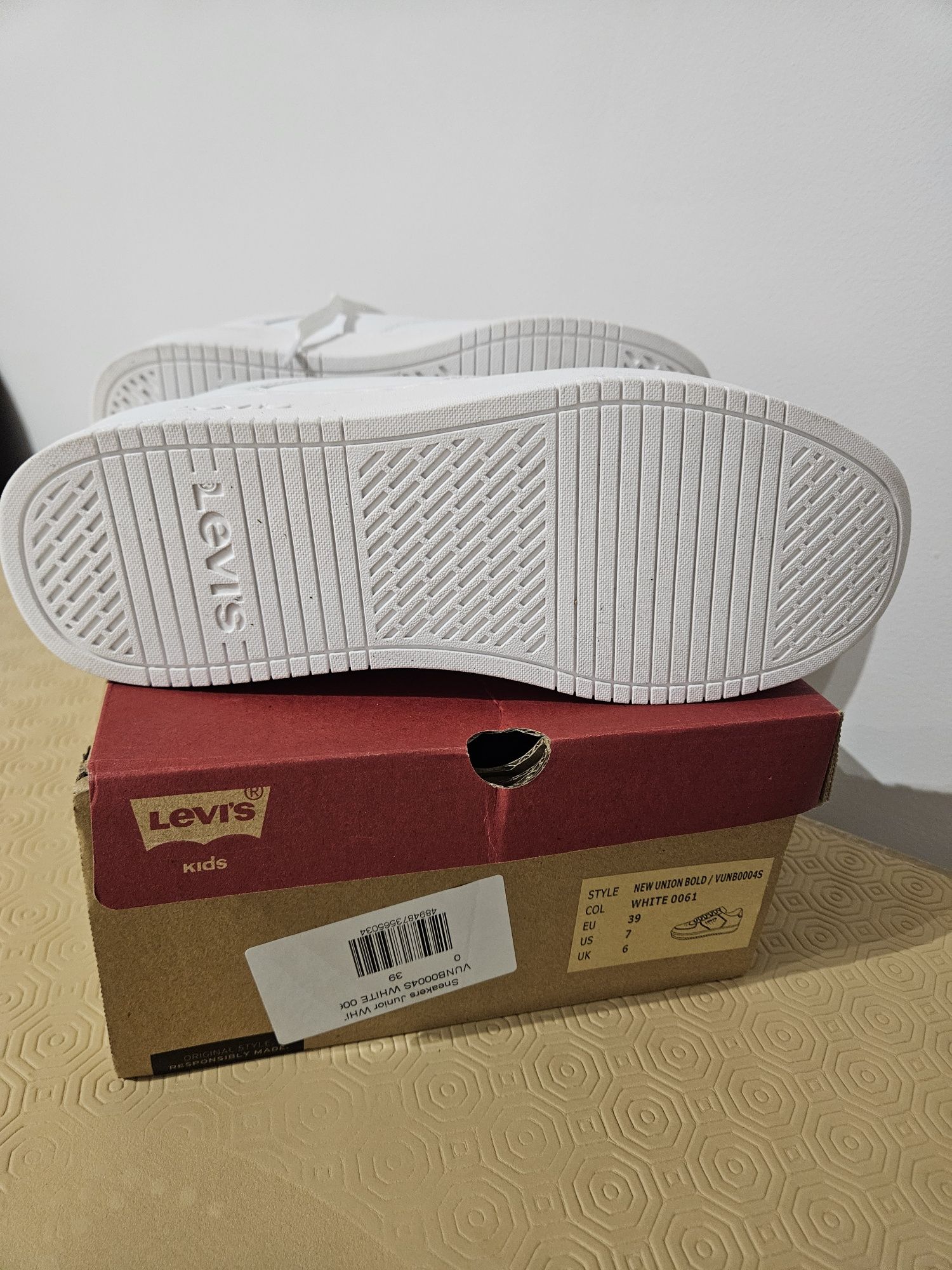 Tenis Levis Kids - Nº 39 mas calçam 40 - Novos