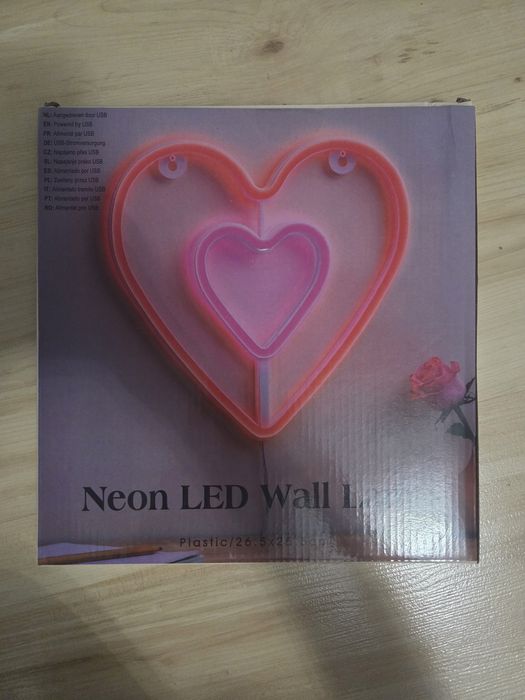 Lampa ścienna LED neon serce