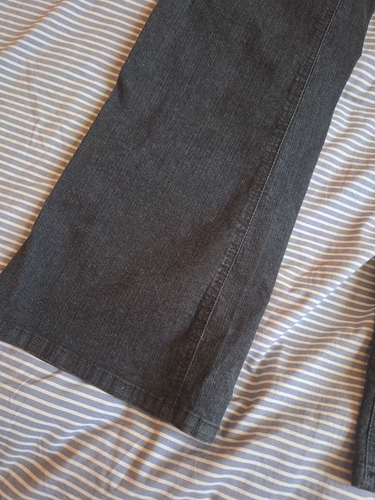 Сірі трендові джинси кльош Yessica