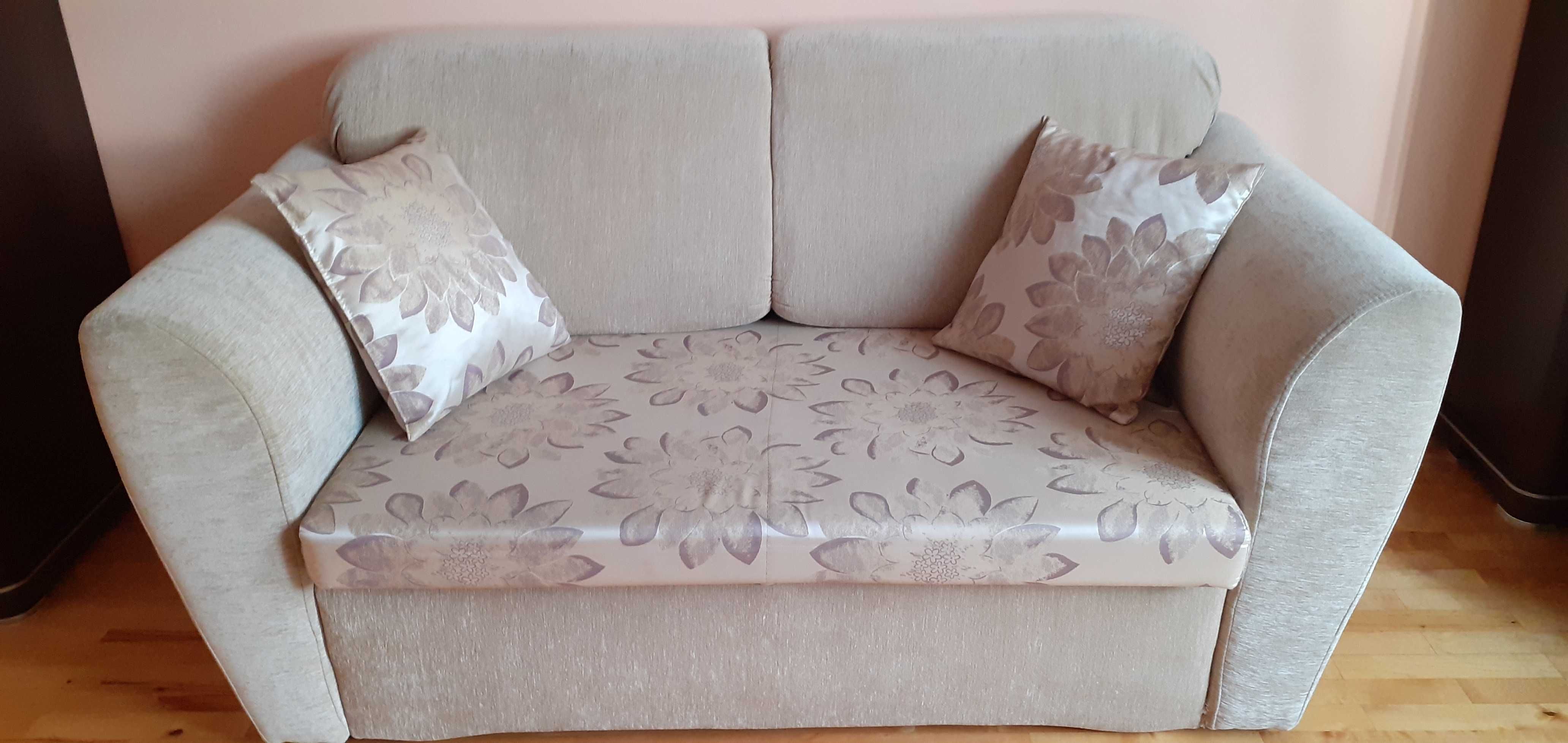 Sofa dwuosobowa z funkcją spania