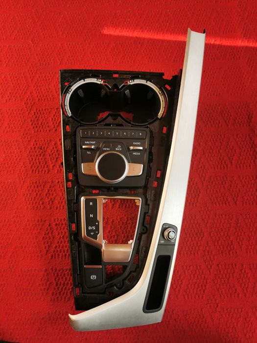 Audi A5 Panel Środkowy