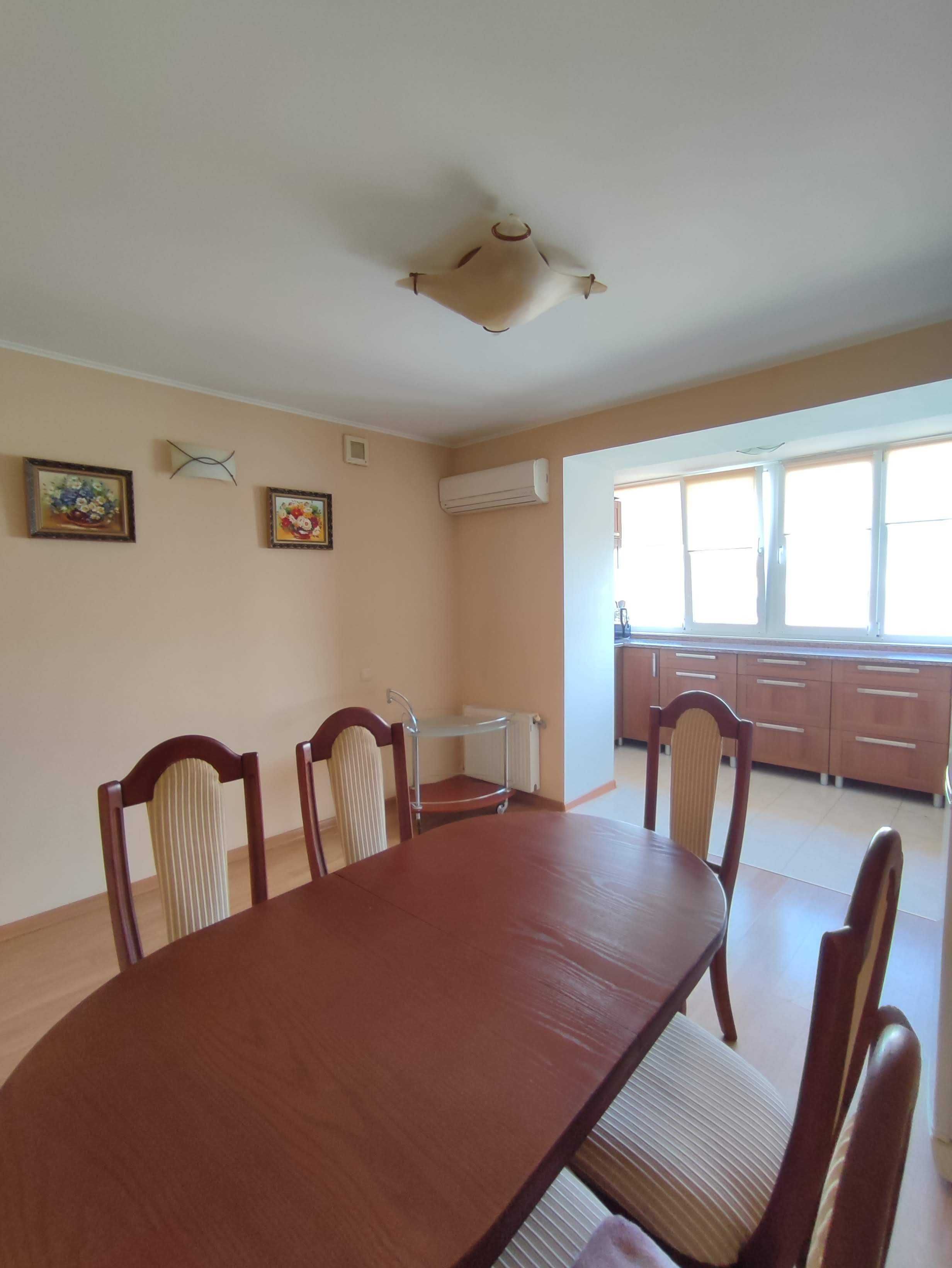 Продам 3х комнатную квартиру на пр Героев Украины