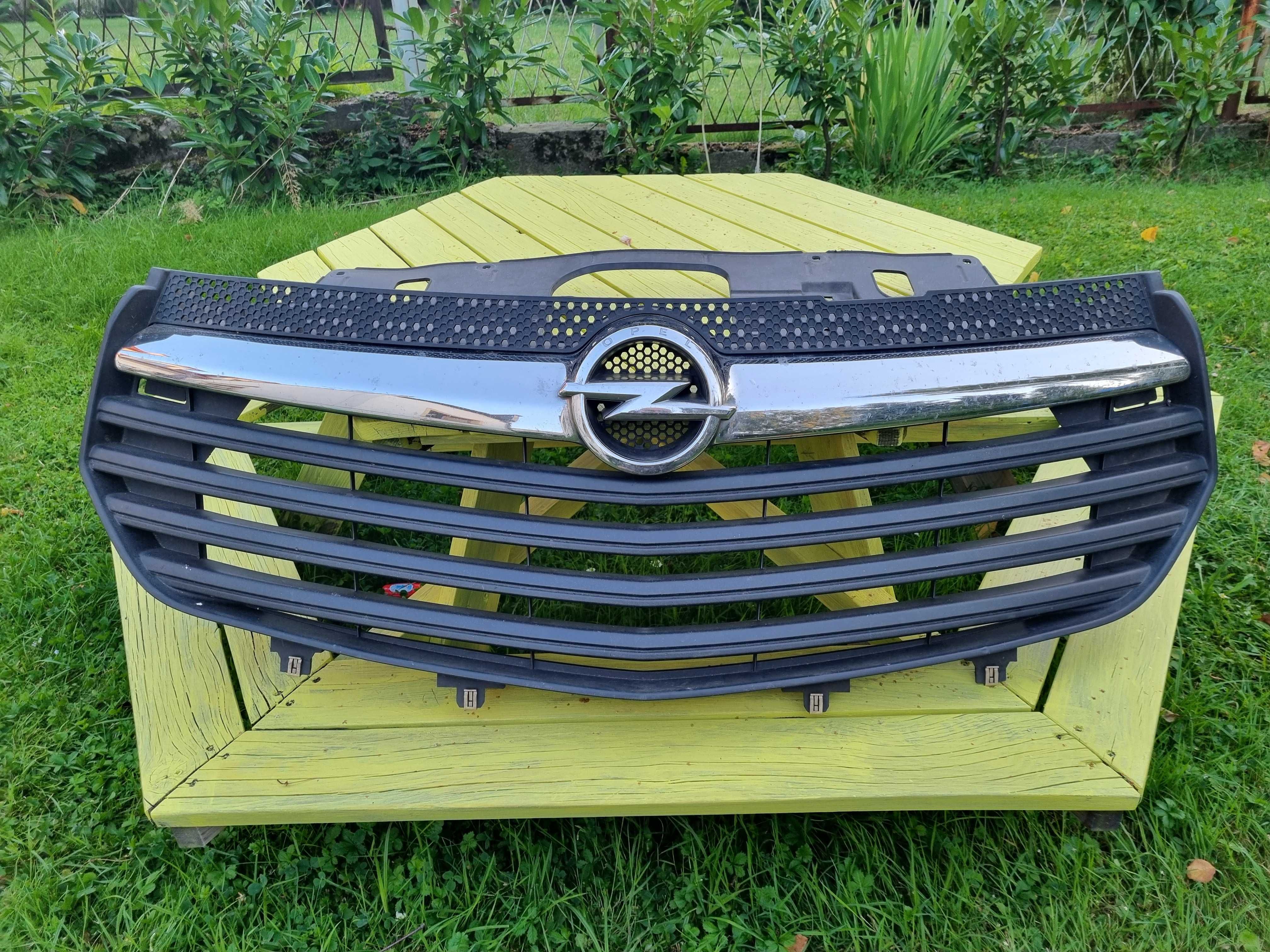 OPEL VIVARO B (14-19)- ATRAPA GRILL zderzaka chrom