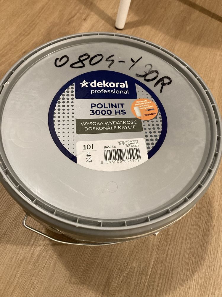 beżowa farba dekoral professional polinit 3000 9l