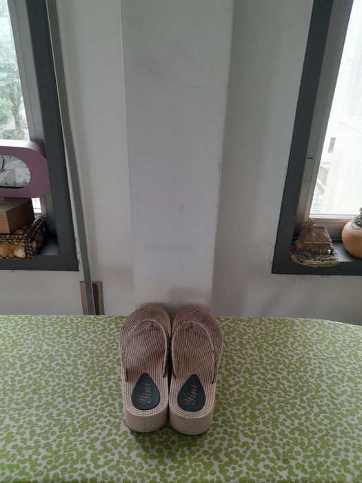 Vendo Chinelos de Senhora muito bonitos como novos