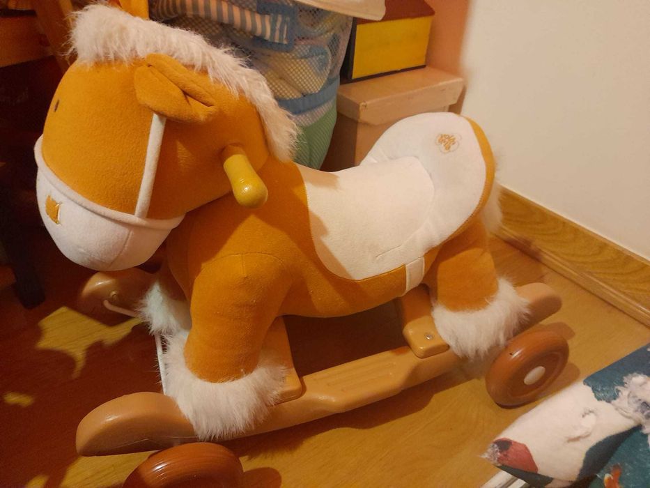 Cavalo baloiço/ com rodinhas
