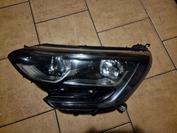 Lampa lewa przód Renault Megane IV