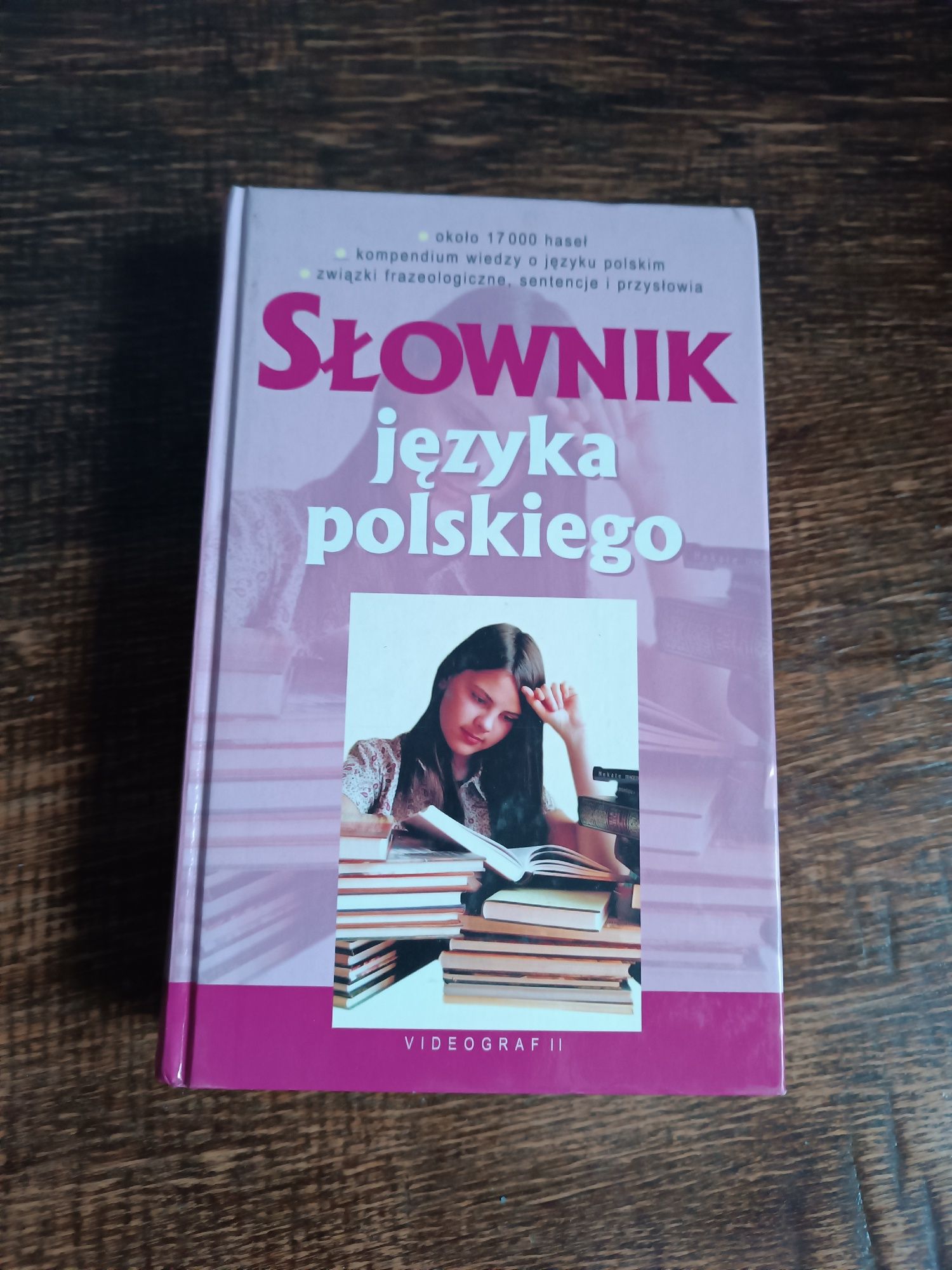 Słowniki encyklopedyczne i słownik języka polskiego