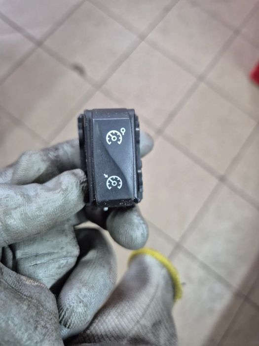 WŁĄCZNIK PRZYCISK TEMPOMATU MASTER III MOVANO B  NV400 2.3 10r.+