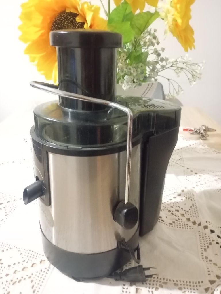 Centrifugadora / Extrator de Sumos Homelux OT-168 – 1400W