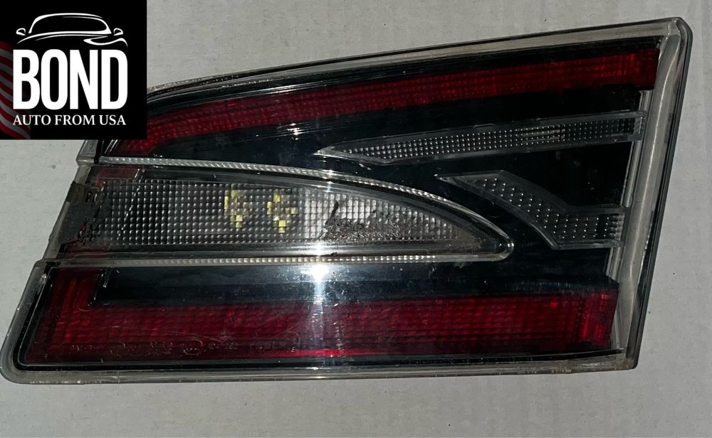 Фонарь в ляду ПРАВИЙ Tesla Model S ДОРЕСТ