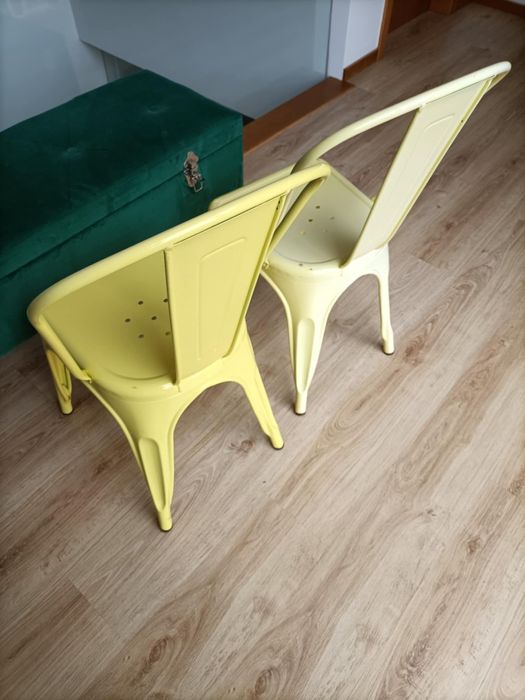 2 Cadeiras  em metal 10€