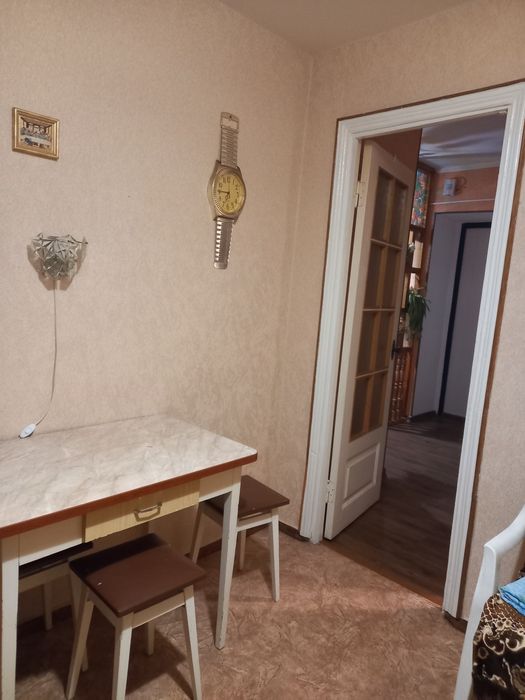 Сдам гарну двокімнатну квартиру по вул.Довженка для сім'ї.