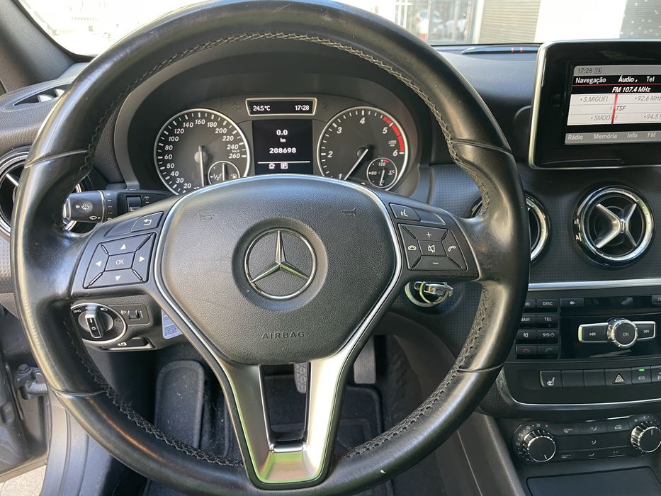 Mercedes-Benz A180 CDI • 2012 • 208.698 km • Excelente estado