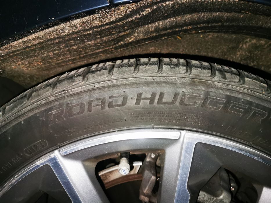 Road Hugger gtp as 235/40r19