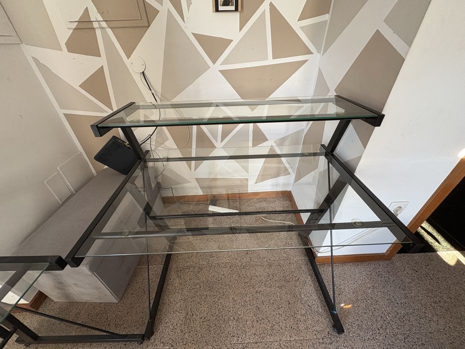 Secretária de canto em vidro