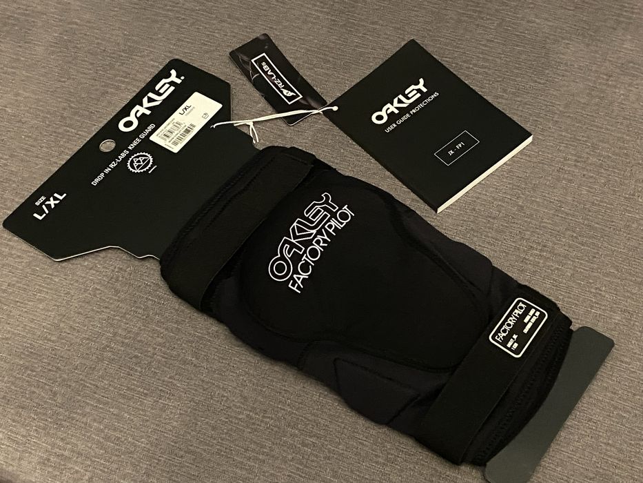 Ochraniacze na kolana Oakley L/XL Nowe