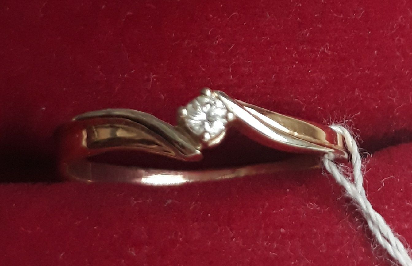 Кольцо золотое 585 с бриллиантом размер 18,5 помолвочное,обручальное