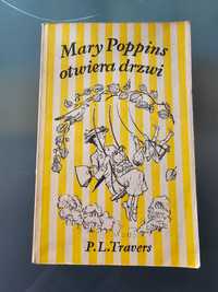 Mary Poppins otwiera drzwi -Travers