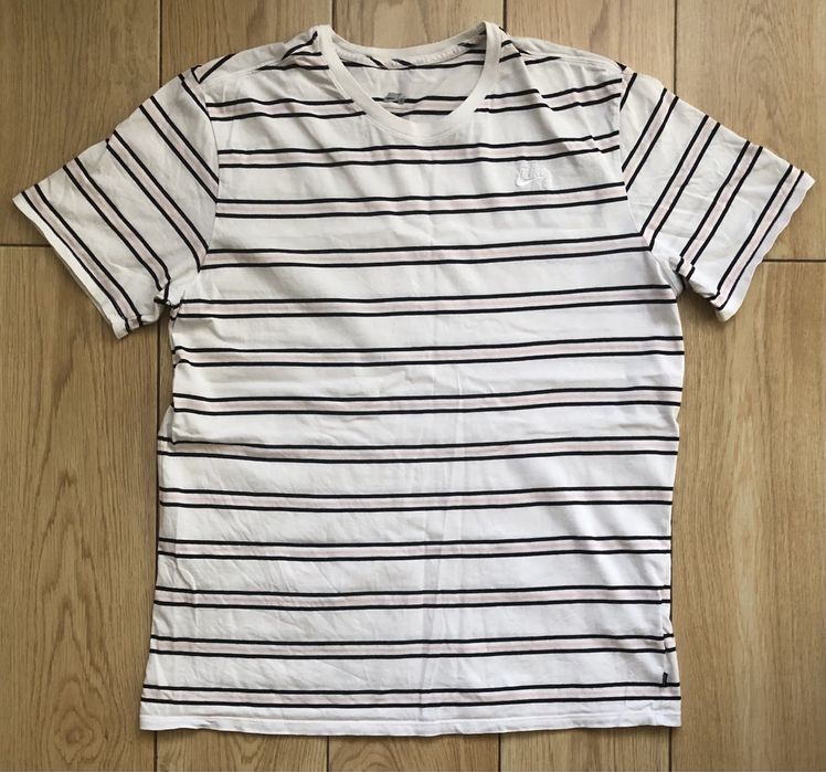 Biały T-shirt w paski Nike SB L