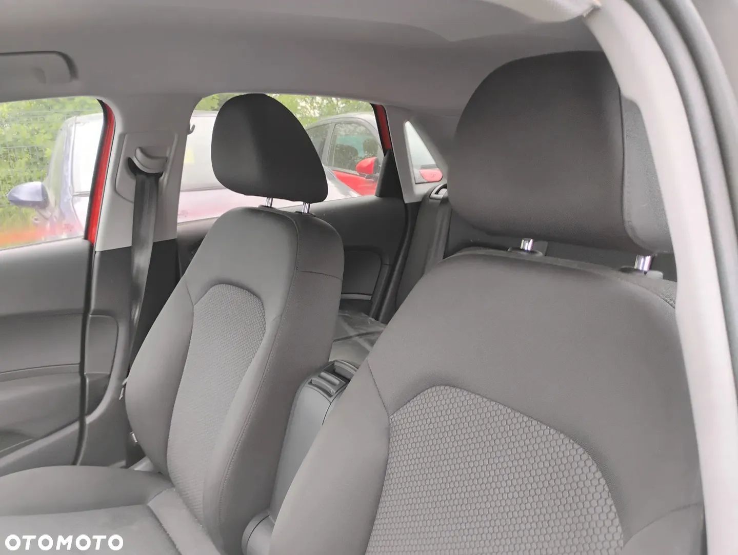 Audi A1 2016r, 1.0 Benzyna. Uszkodzone boki. Jeździ.
