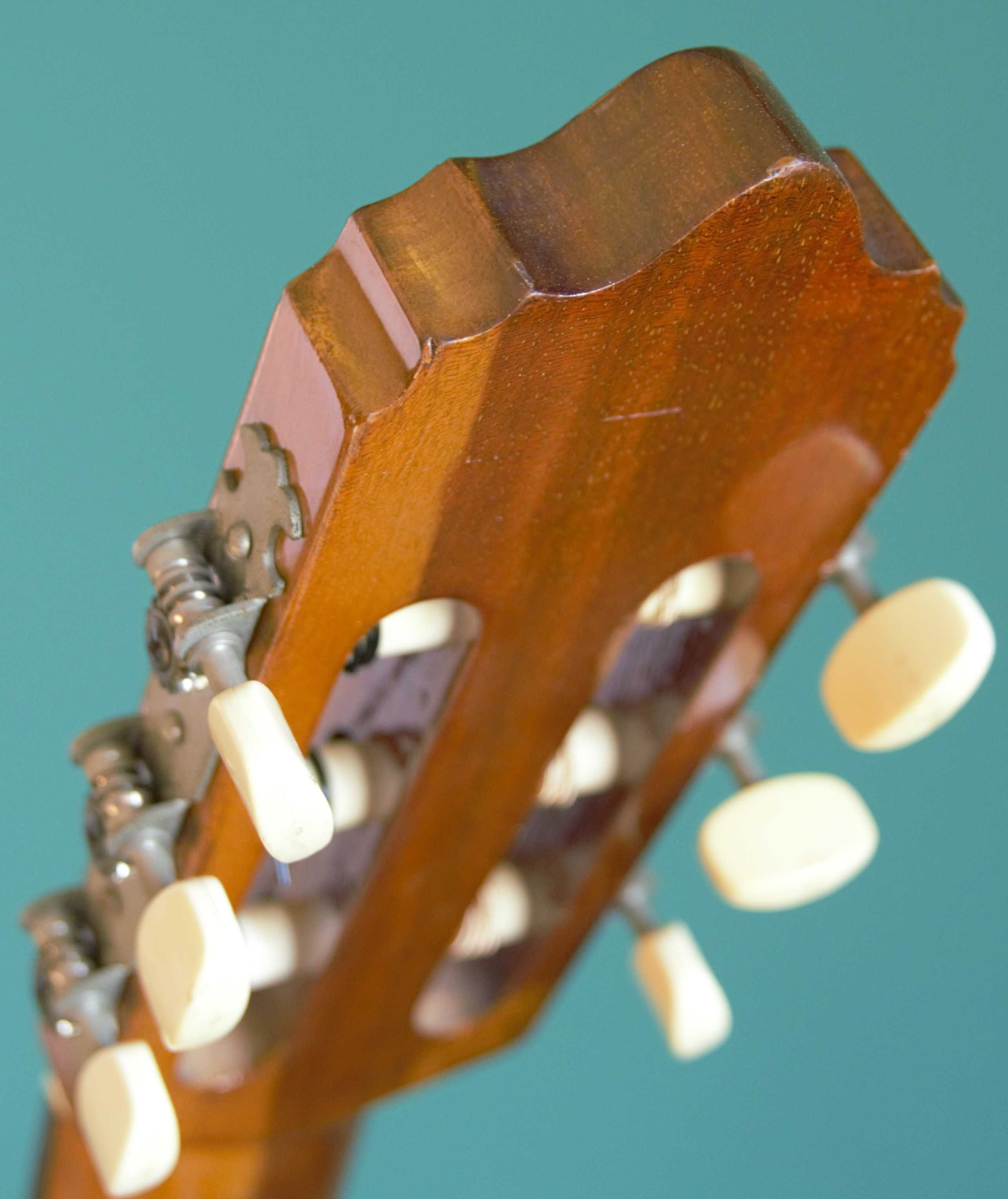 Gitara klasyczna japońska z 1972 roku lutnicza