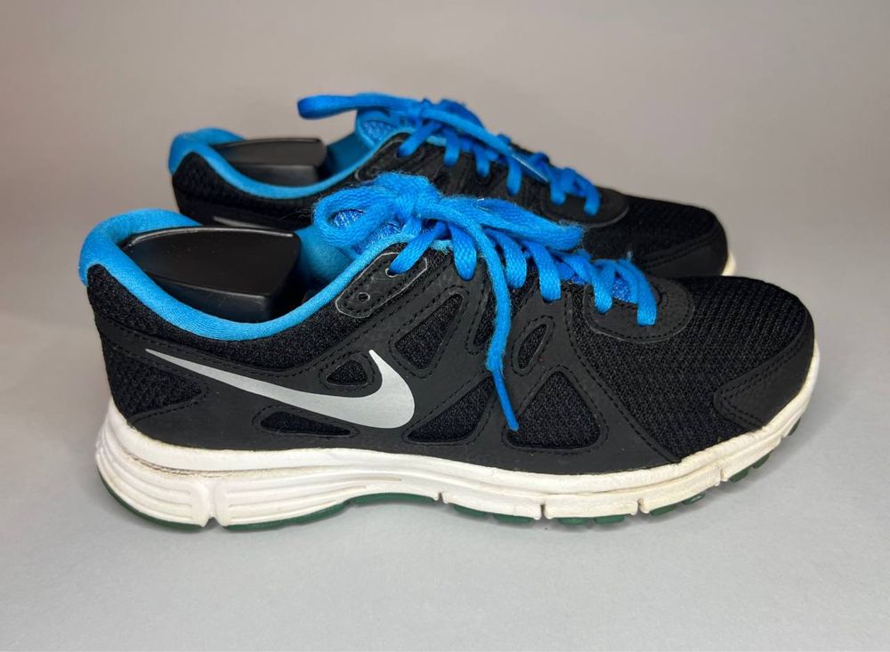 Кросівки nike revolution 2