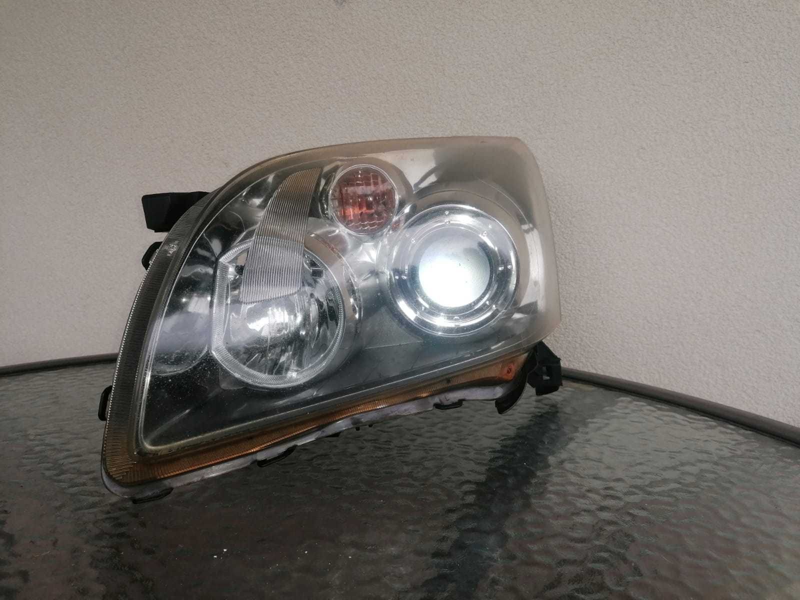 Lampa reflektor toyota Avensis prawa i lewa anglik