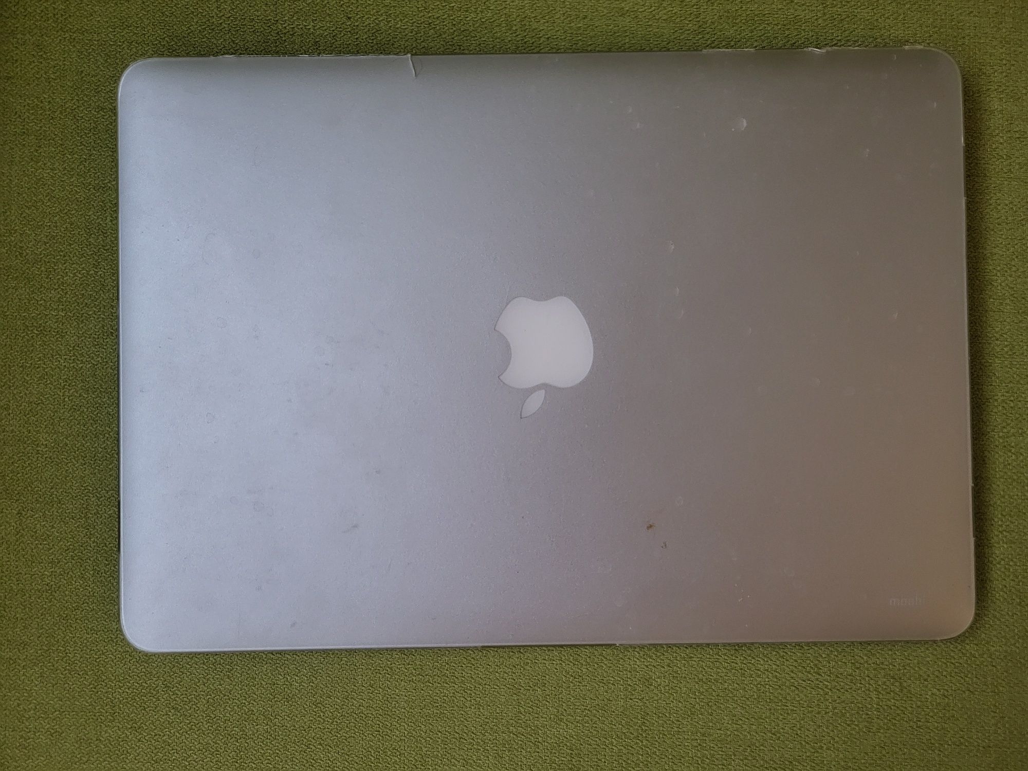 Apple MacBook Air 13’ 2017 , 8 Гб DDR3, 121 Gb память. У гарному стані