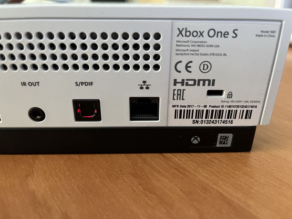 Xbox one S 500гб
