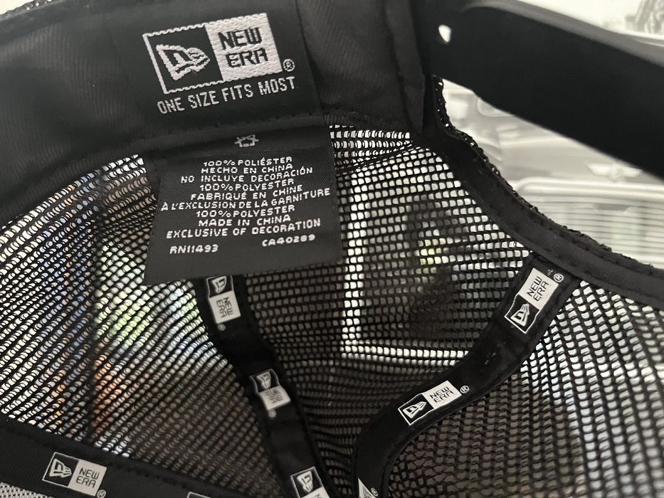 Czapki z daszkiem  2 szt  Nowa Era i Lamania