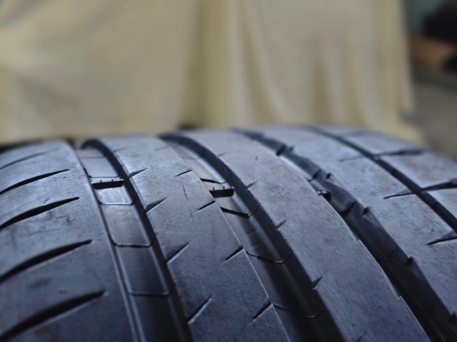 Pneus 265/30 R21 Michelin Pilot Sport 4s