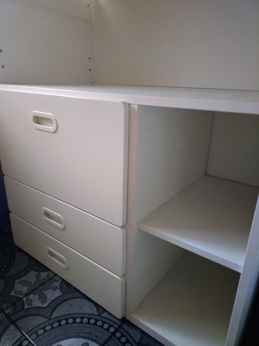 Ikea Smastad przewijak z komodą i szufladami pokój dziecka niemowląt