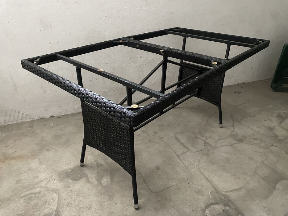 Mesa de jardim como nova