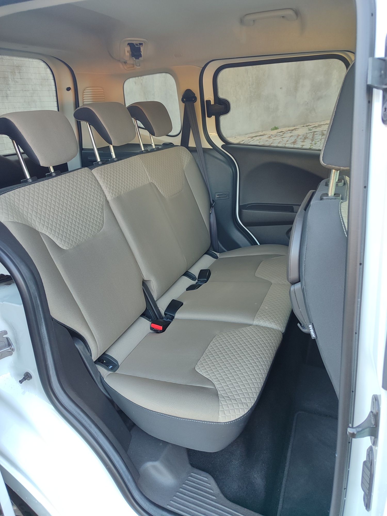 Ford Tourneo Courier 1.0 EcoBoost de 2019/03 Nacional