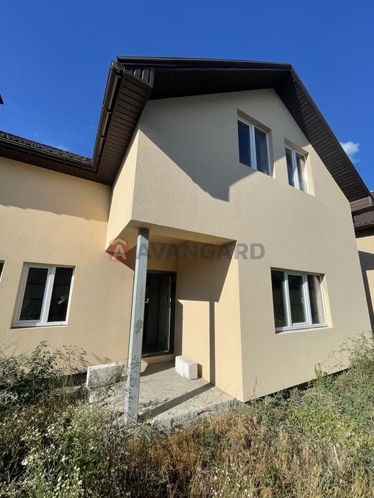 Продам будинок для креативних і амбіційних.